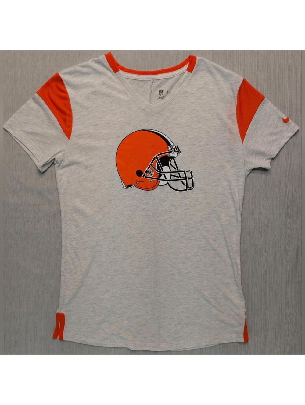 Women's Nike Cleveland Browns V Neck Size S